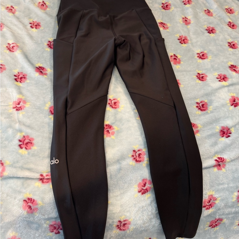 ALO Yoga Women's Black Leggings